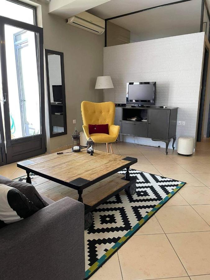 Moonstone House B Apartment Mytilene Luaran gambar